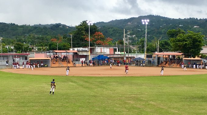 Inside Roberto Alomar's plan to develop baseball talent in Puerto Rico